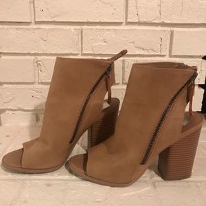 Dolce Vita Leather Chunky Heel W/ Exposed Zipper
